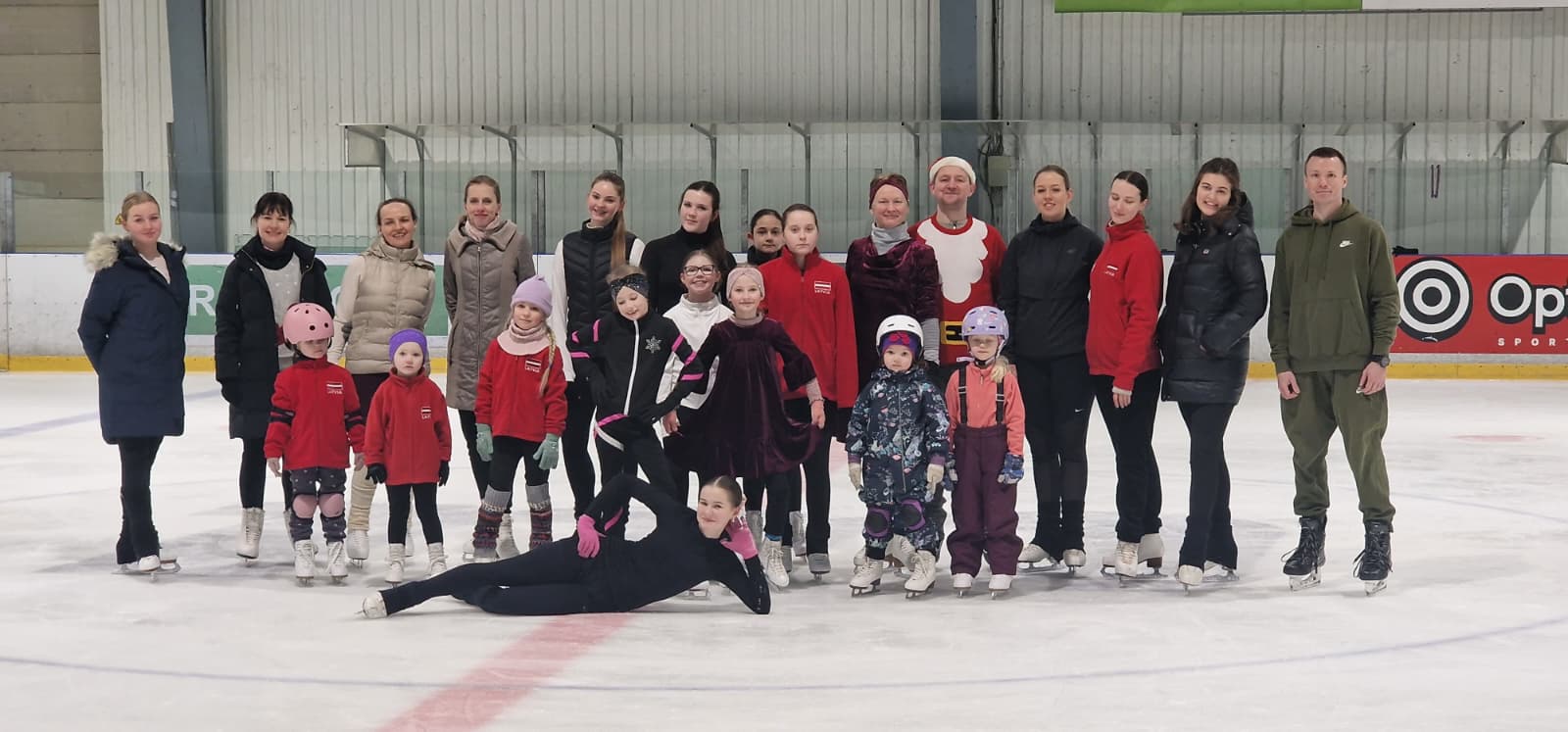 dailslidosana-klubs-sezona-2025-2026-komandas-foto-08